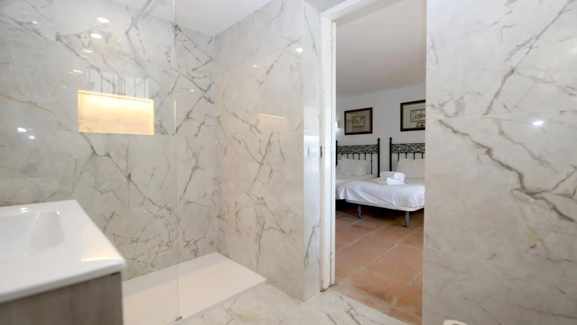 Villa Townhouse Seascape Estepona 0*,  Spanien